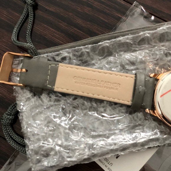 Monroe Watch in Sunset Solerose - Picture 6 of 8